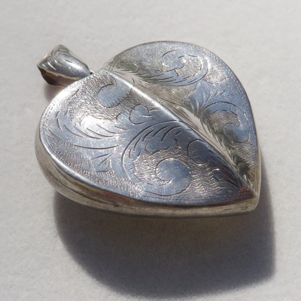 Sterling silver 925